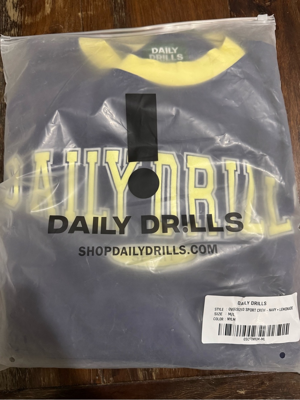 Daily Drills M/L oversized sports crewneck in navy and lemonade - Picture 2 of 2